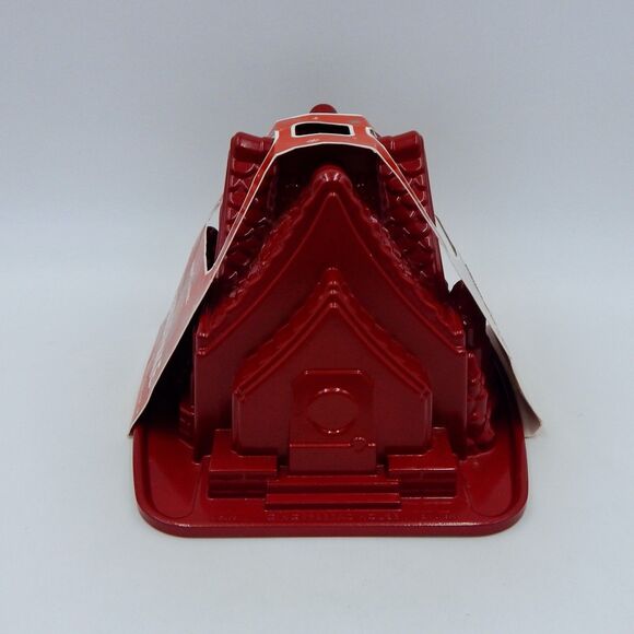 Nordic Ware Holiday Red Cast Aluminum Gingerbread House Bundt Cake Pan - Picture 6 of 9